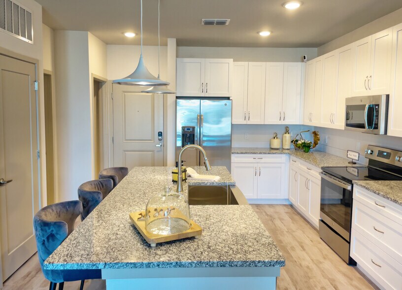 AVLI at Crosstown Center 9539 Delaney Creek Blvd Tampa FL 33619