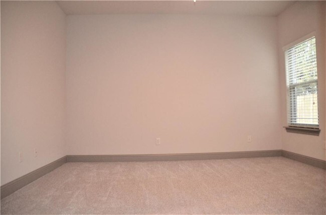 Building Photo - 1802 SW Riverstone Rd