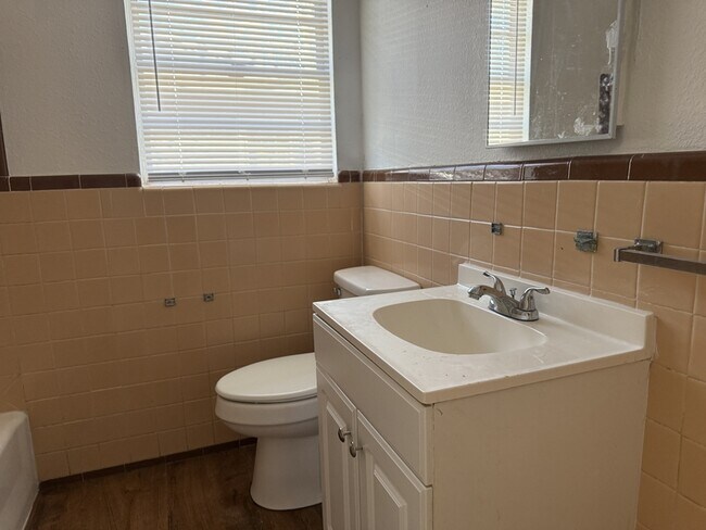 Building Photo - 15 MacArthur Dr