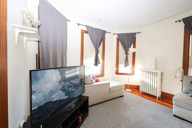 Building Photo - 19 Burton Terrace