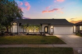 Building Photo - 800 Potomac Dr