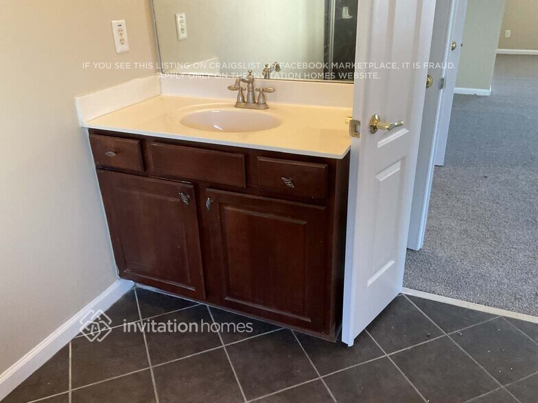 Building Photo - 660 Fullier Cir SW