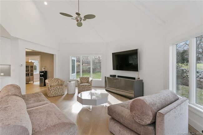 Building Photo - 37 Burnham Hill