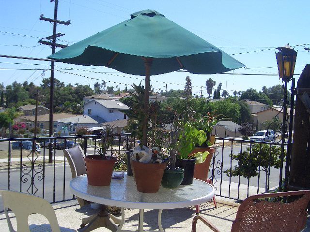 Building Photo - 1315 E 4th St