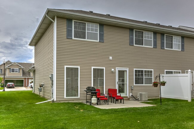 Building Photo - 1745 N 175th Ct