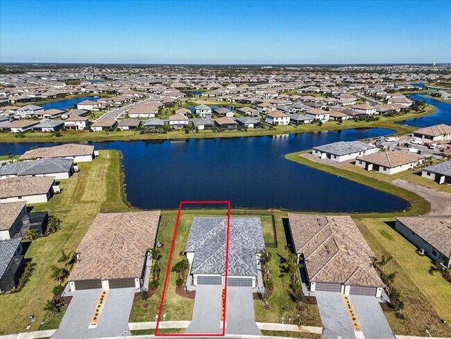 Building Photo - 15713 Sunny Day Dr