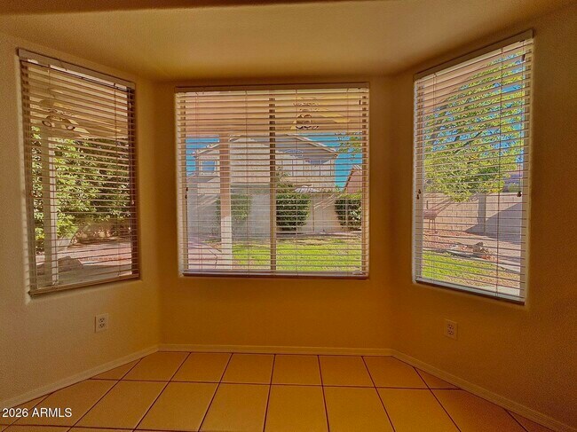 Building Photo - 5922 W Gary Dr