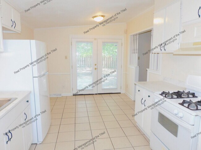Building Photo - 2209 Revelle Ln