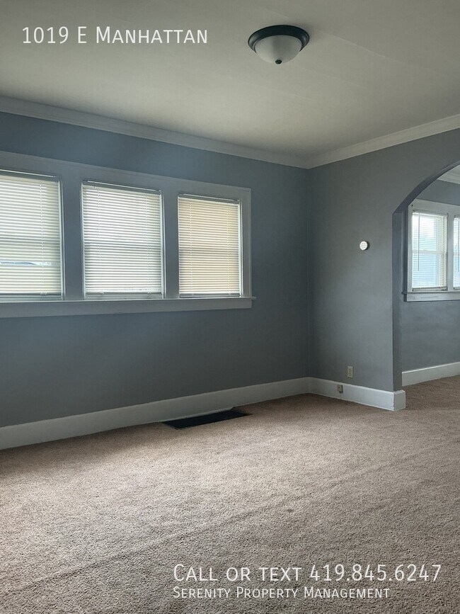 Building Photo - 1019 E Manhattan Blvd