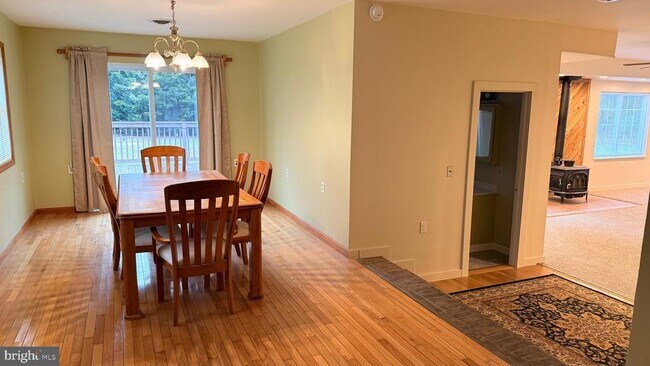 Building Photo - 3869 Midstate Rd