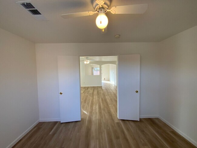 Building Photo - 4 Bedroom Single Story Home Available Near...