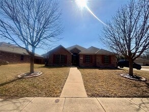 Building Photo - 900 Grouse Rd