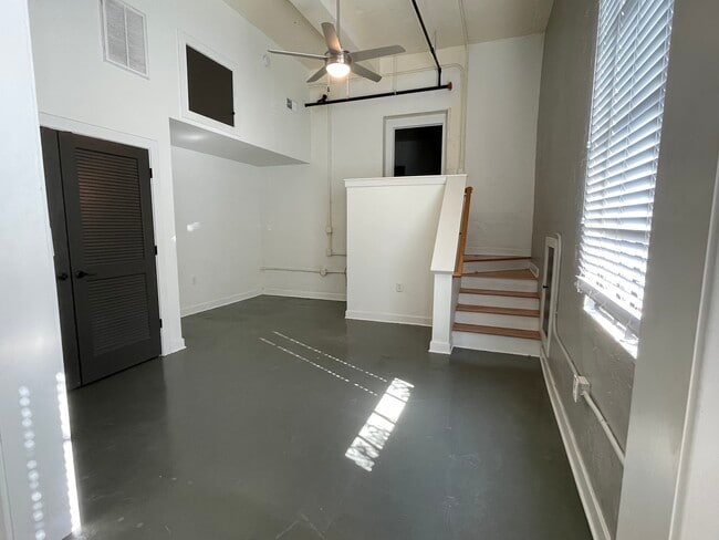 Building Photo - Culpeper Lofts - Building A