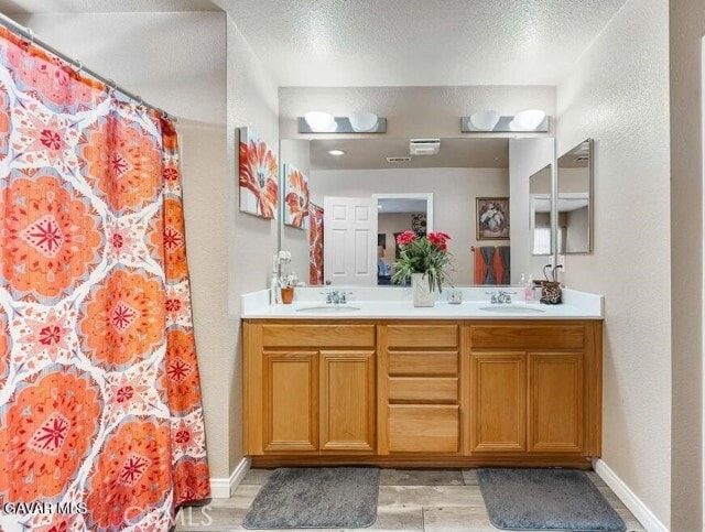 Building Photo - 2562 Kenwood Ct