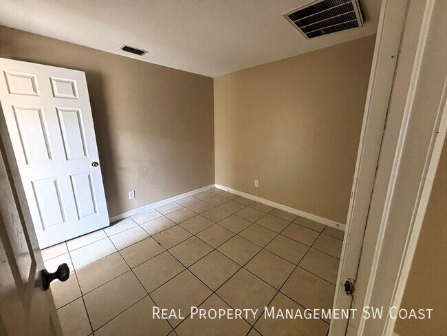 Building Photo - 125 John Ave S