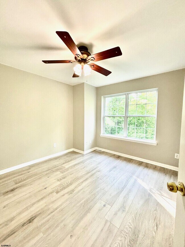 Building Photo - 27 Oyster Bay