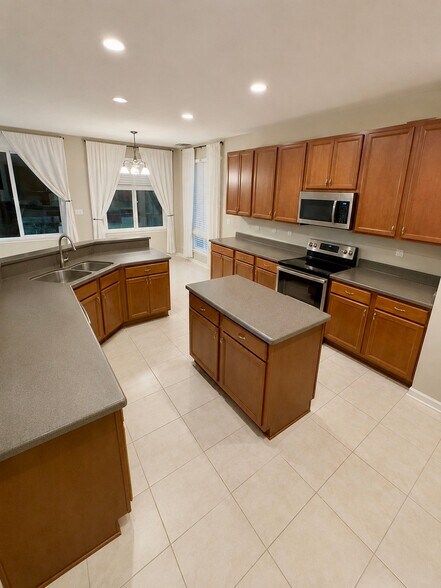 Building Photo - 136 Pine Arbor Cir
