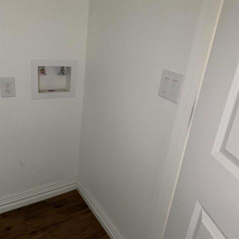 Building Photo - 409 Maple Row