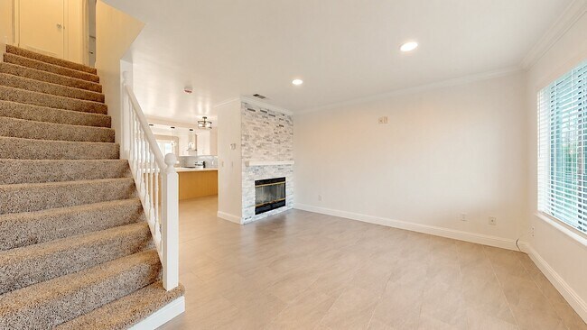 Building Photo - 1501 Racquet Club Dr