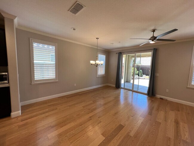 Building Photo - Newer single story home located in desirab...