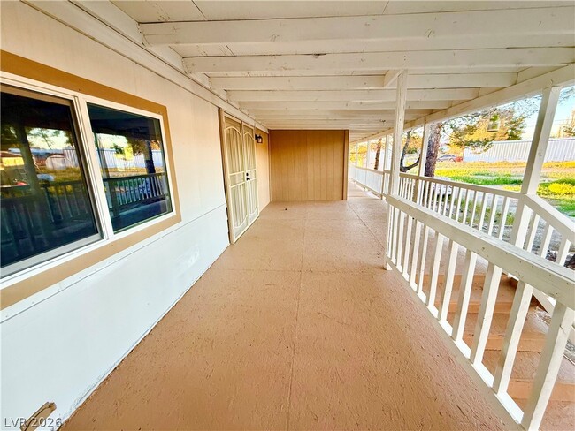 Building Photo - 1480 W Irons St