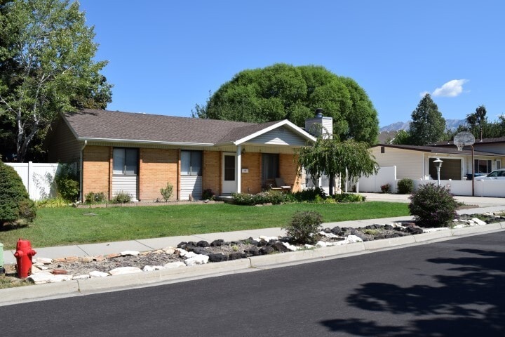 Building Photo - 497 E 8490 S