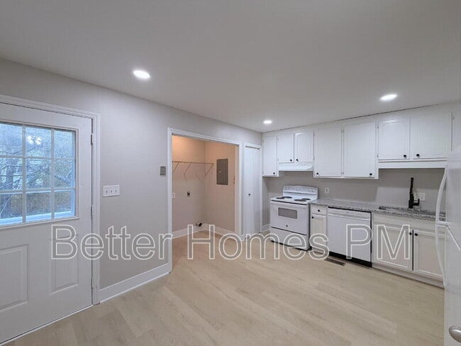 Building Photo - 104 Stowe Pl