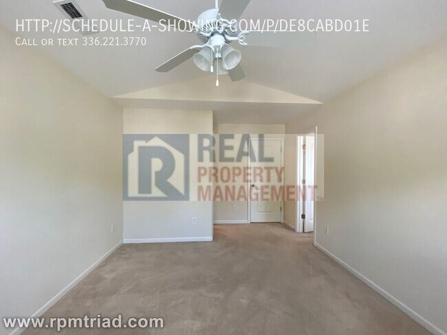 Building Photo - 3 Bedroom / 2.5 Bath Home Available Now!