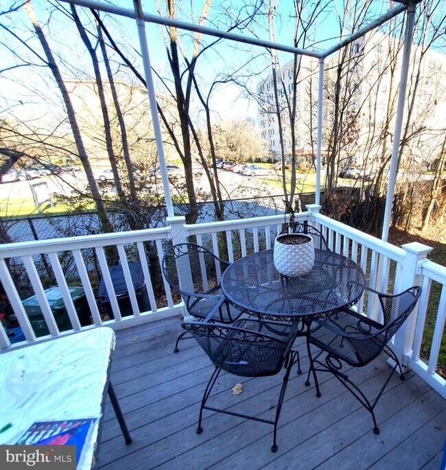 Building Photo - 3709 Fords Ln