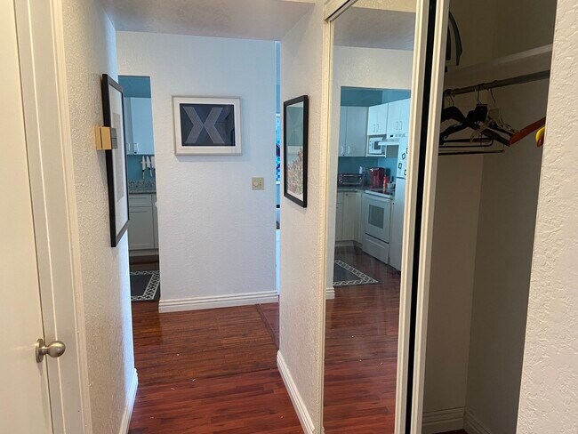 Building Photo - 535 Pierce St