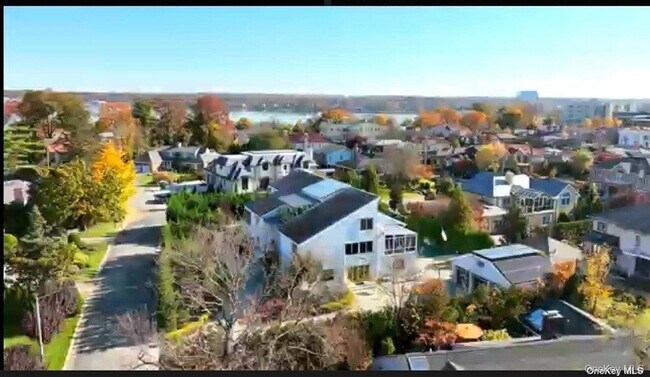 Building Photo - 215-40 27th Ave