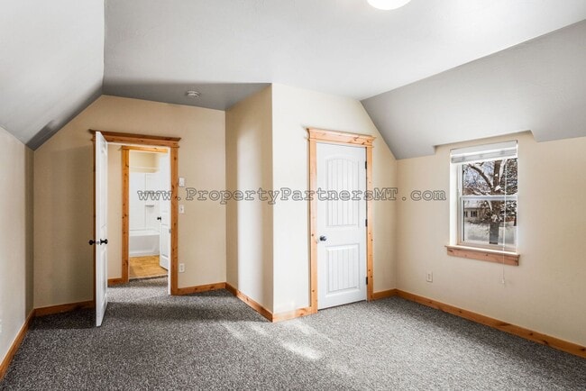 Building Photo - *** $1,000 off First Month's rent!*** Hist...