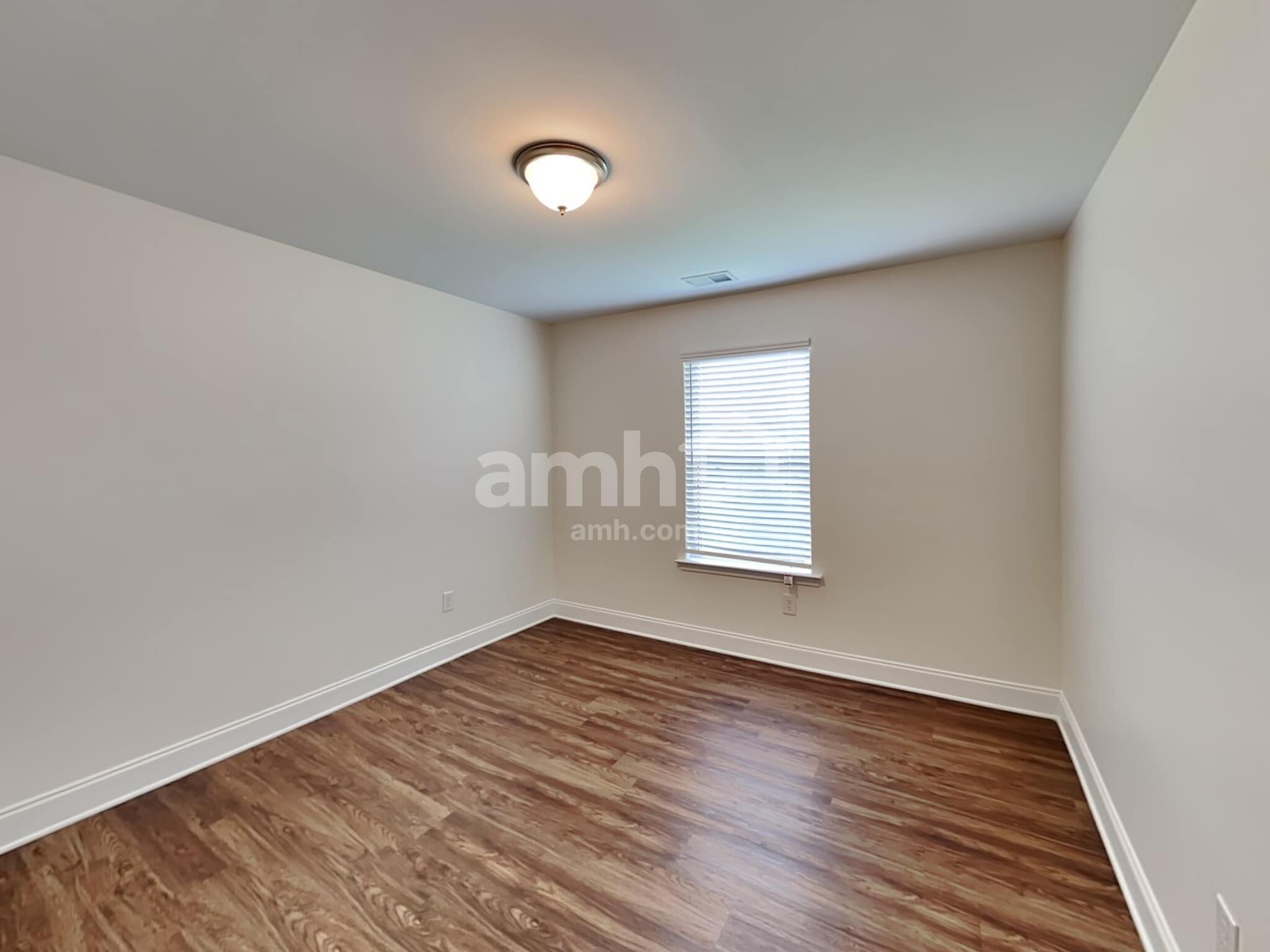 Building Photo - 1002 Merlot Ct
