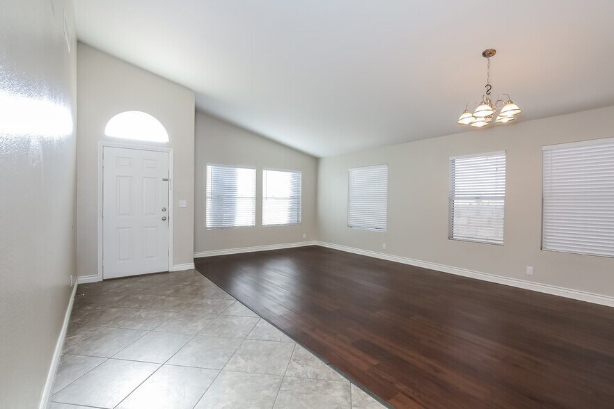 Building Photo - 8216 James Grayson Dr