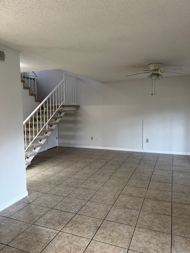 Building Photo - SANDPOINTE TOWNHOMES