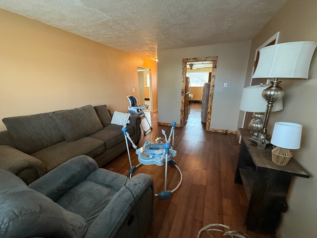 Building Photo - 310 N 9th Ave