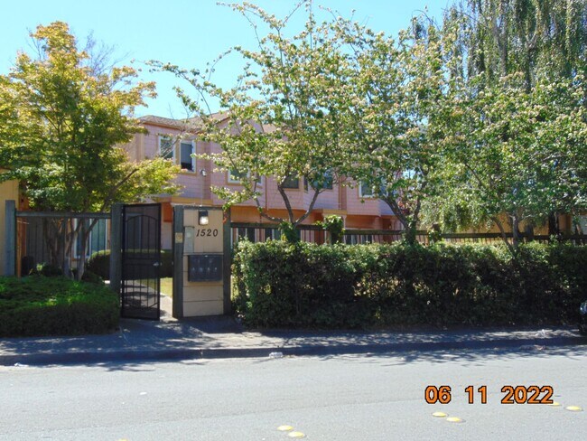 Primary Photo - S.55th Street 1520