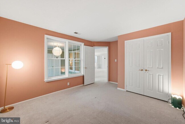 Building Photo - 5705 Brewer House Cir