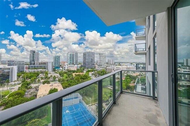 Building Photo - 501 NE 31st St