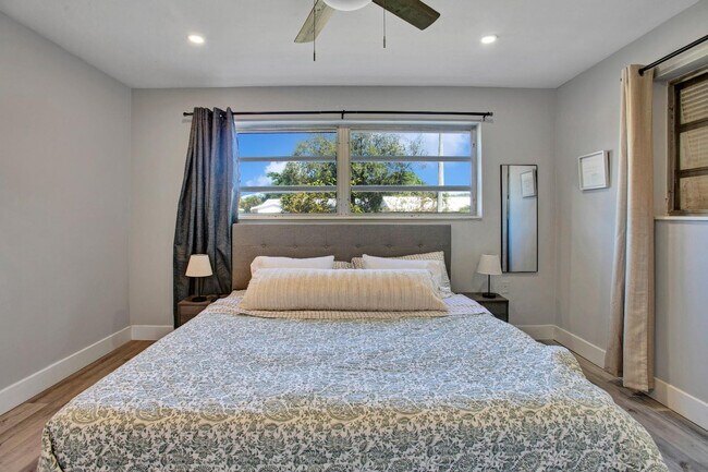 Building Photo - 2632 Madison St