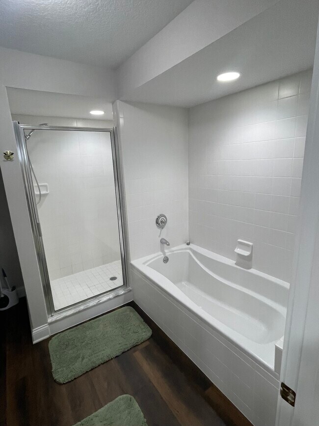 Building Photo - 4620 Riverwalk Village Ct
