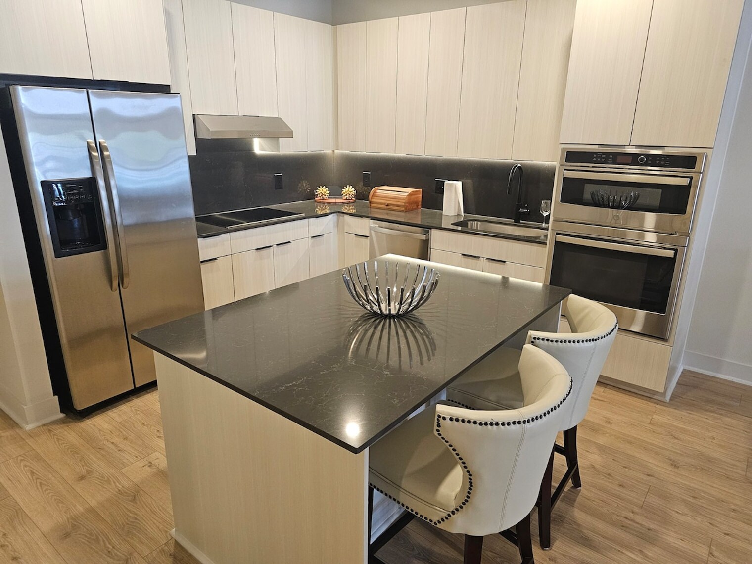 Building Photo - 2137 Pelham Dr