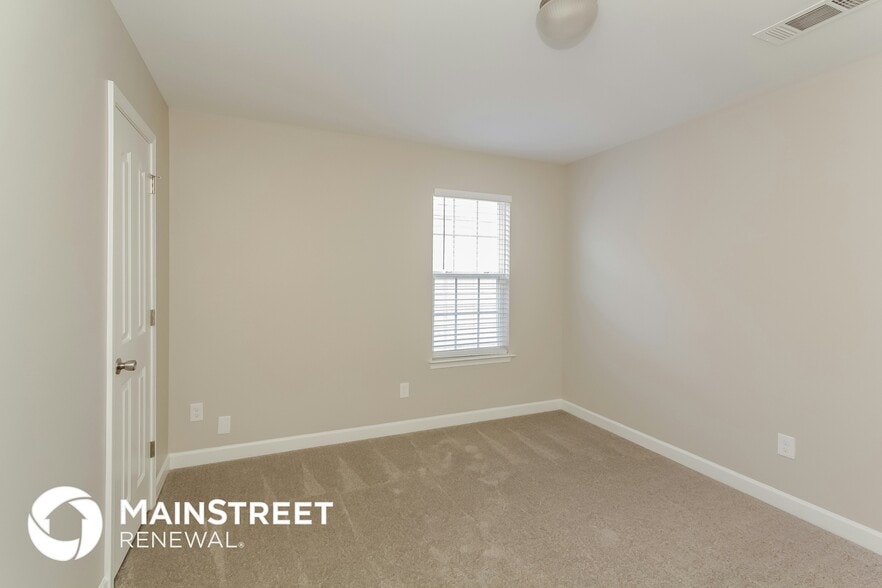 Building Photo - 2529 Manes Ct