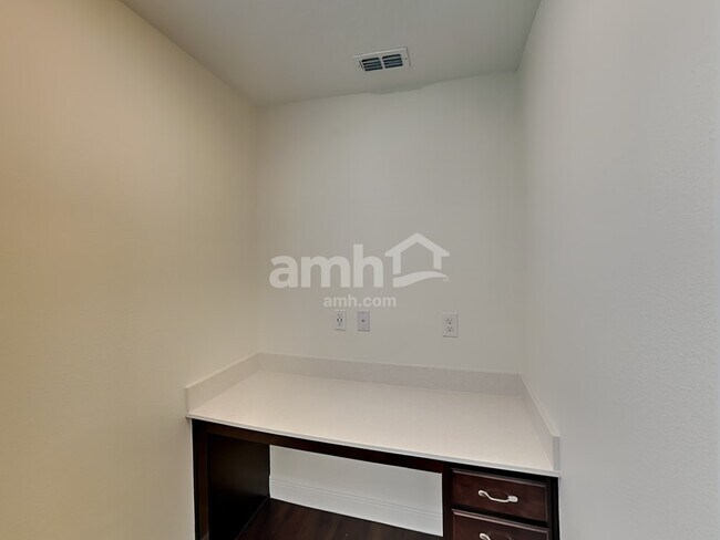 Building Photo - 2865 Ponds Trl