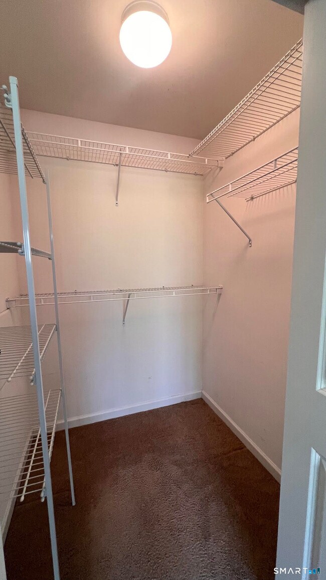 Building Photo - 26 School House Dr