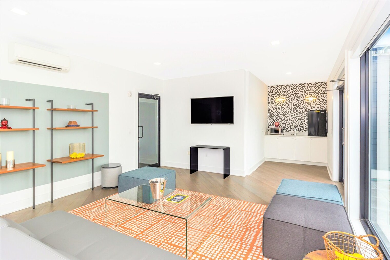 Building Photo - 451 15th St