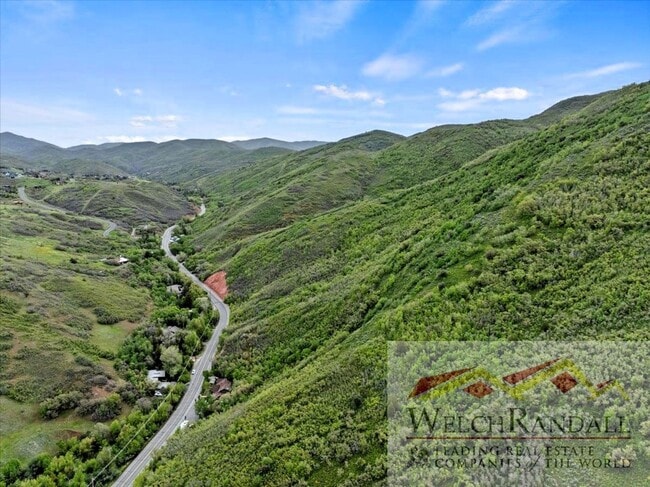 Building Photo - Stunning Emigration Canyon Home - Spacious...