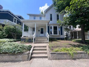 Building Photo - Single Family Home Located Near Medical Mi...