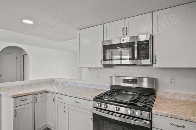 Building Photo - 2699 Smoketree Ave N