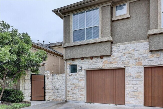 Primary Photo - 3406 Menchaca Rd